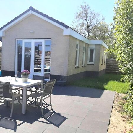 Huisje Britt Met Grote Tuin En Veel Privacy Dirkshorn Esterno foto