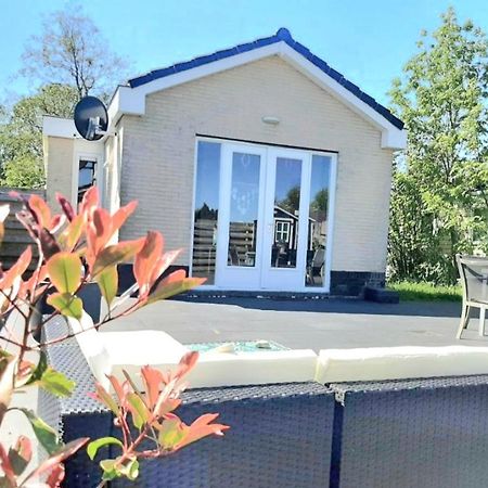 Huisje Britt Met Grote Tuin En Veel Privacy Dirkshorn Esterno foto