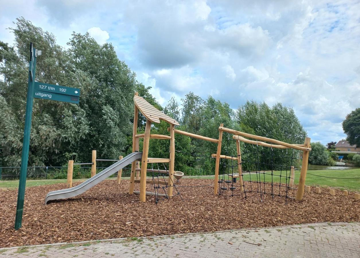 Huisje Britt Met Grote Tuin En Veel Privacy Dirkshorn Esterno foto