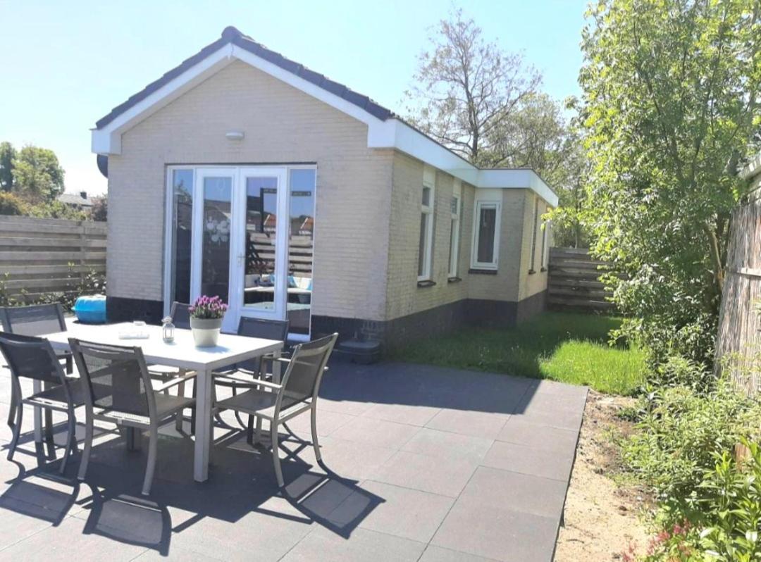 Huisje Britt Met Grote Tuin En Veel Privacy Dirkshorn Esterno foto