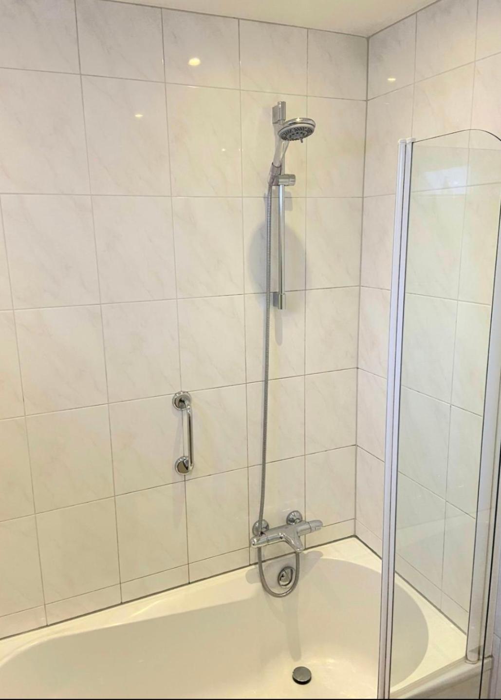 Huisje Britt Met Grote Tuin En Veel Privacy Dirkshorn Esterno foto