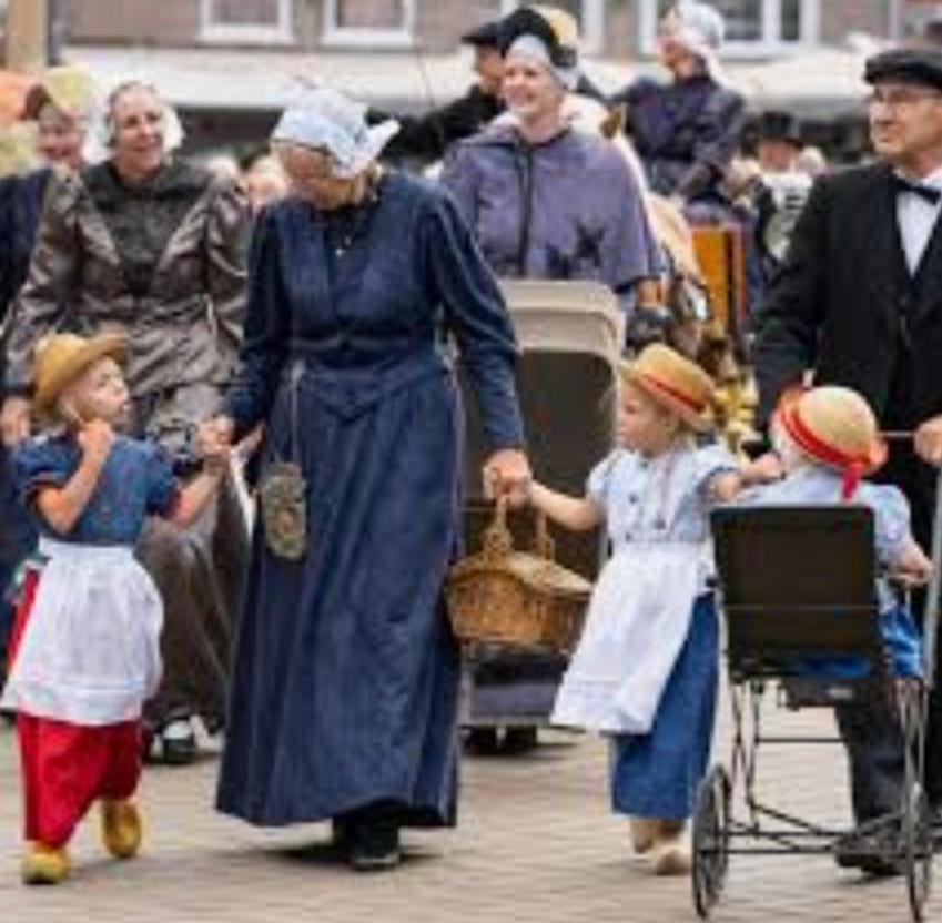 Huisje Britt Met Grote Tuin En Veel Privacy Dirkshorn Esterno foto